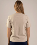 WOMEN'S COURT CLASSICS OG TEE - SAND